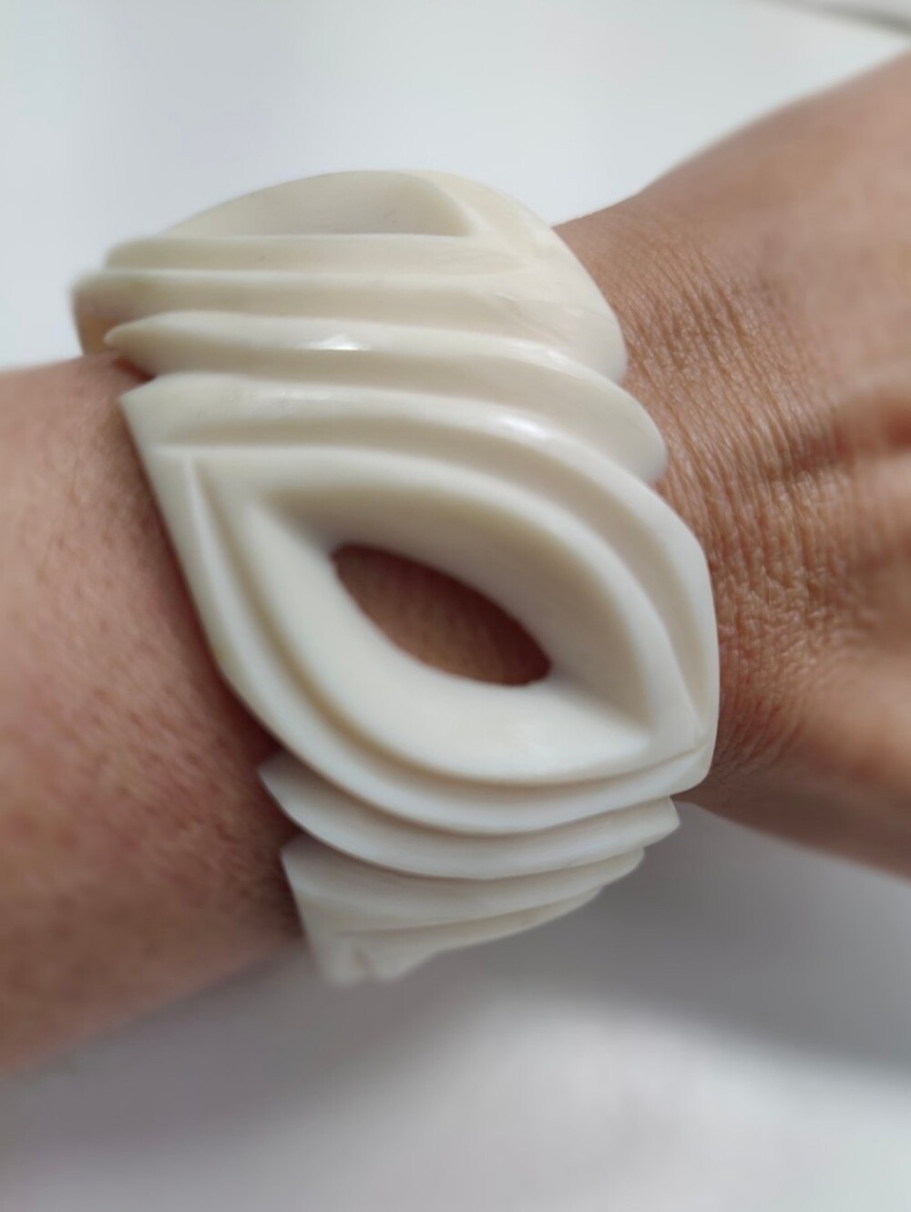 Pure Hands Sculpted Eyes Ivory Resin Hand Carved Statement Bangle Bracelet